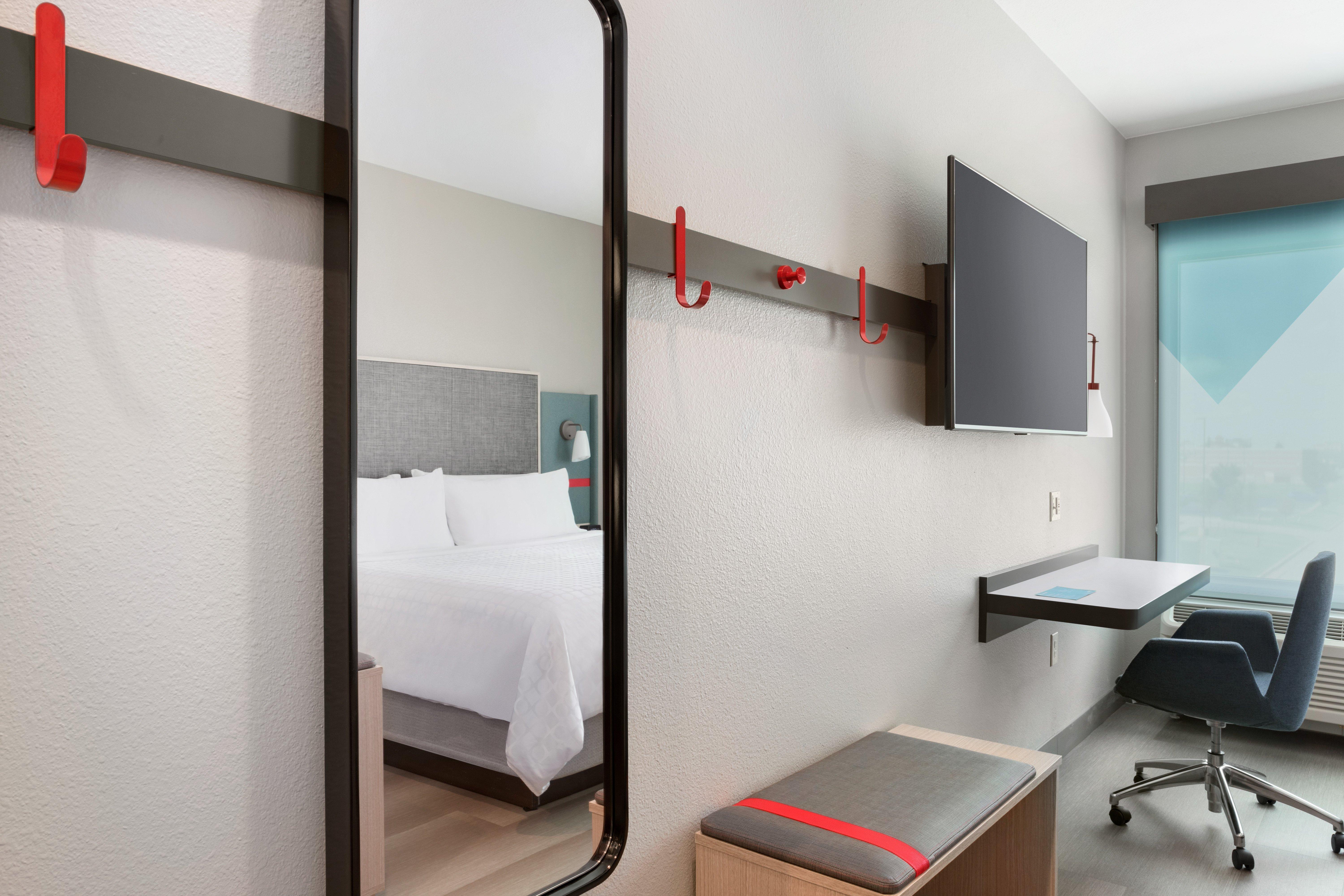 Avid Hotel - Staunton By Ihg Eksteriør bilde