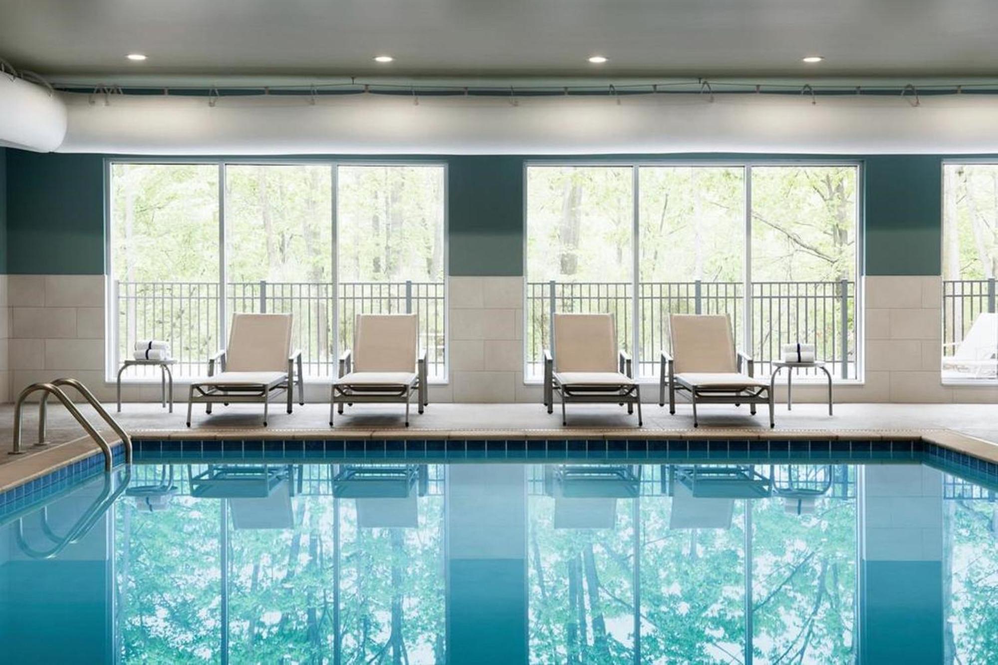 Avid Hotel - Staunton By Ihg Eksteriør bilde