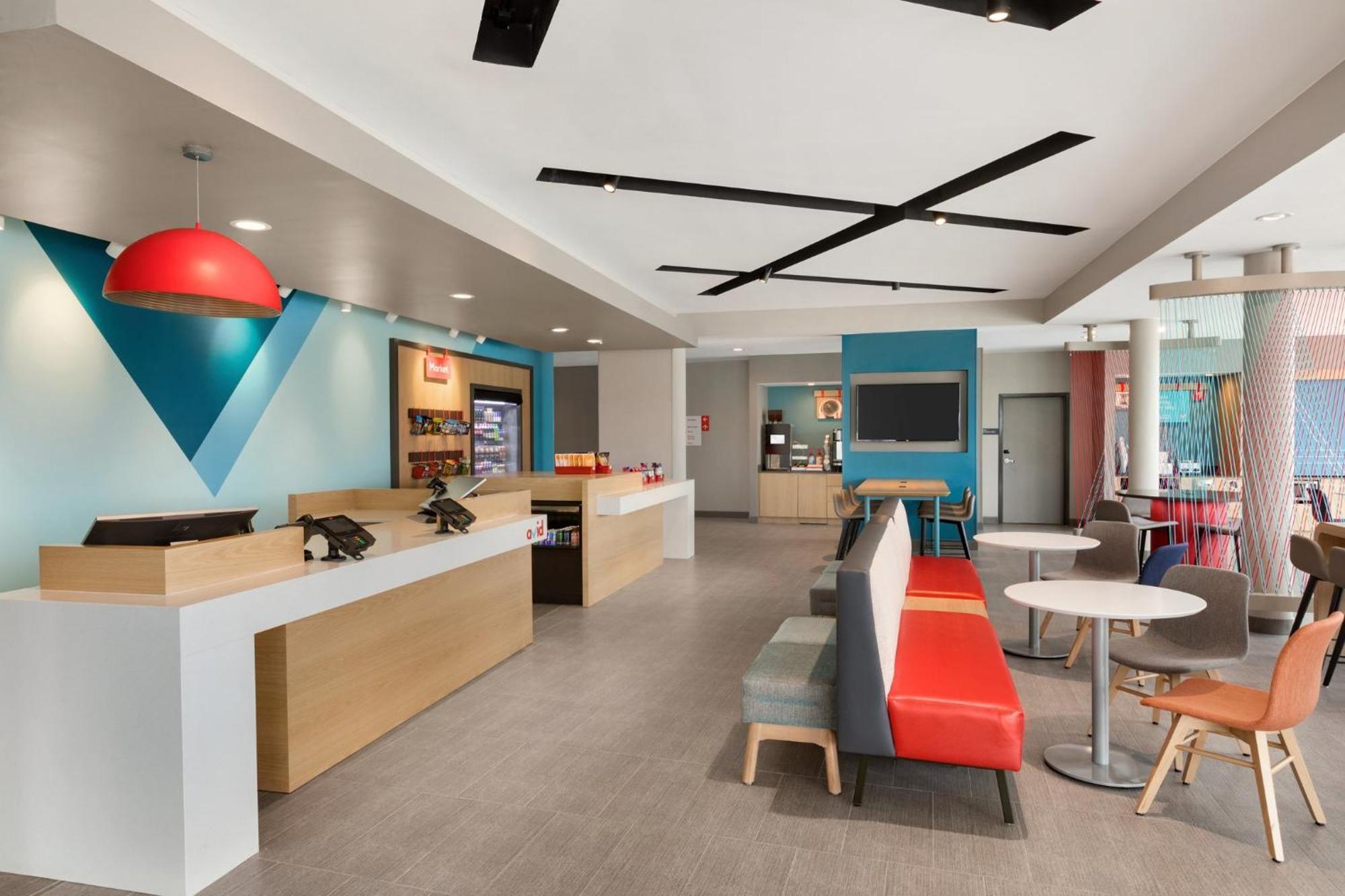 Avid Hotel - Staunton By Ihg Eksteriør bilde